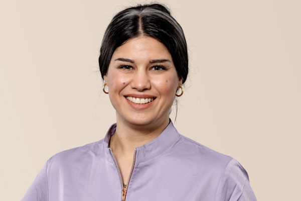 Zahnärzte im Märchenviertel, Carolin